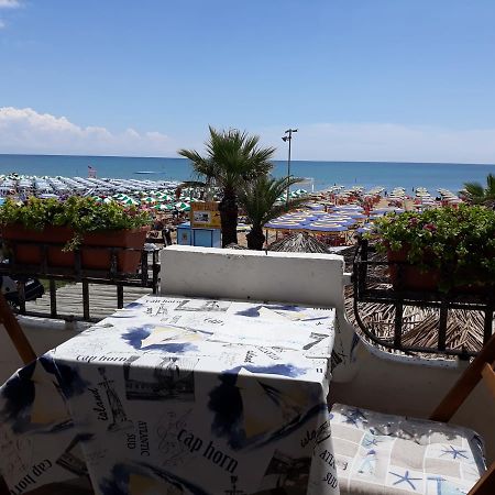 Appartamento Frontemare Azzurra Caorle Exterior foto