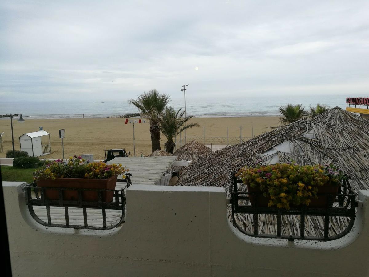 Appartamento Frontemare Azzurra Caorle Exterior foto
